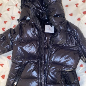 Moncler Jacka - Min gamla fina jacka. Ok skick 
