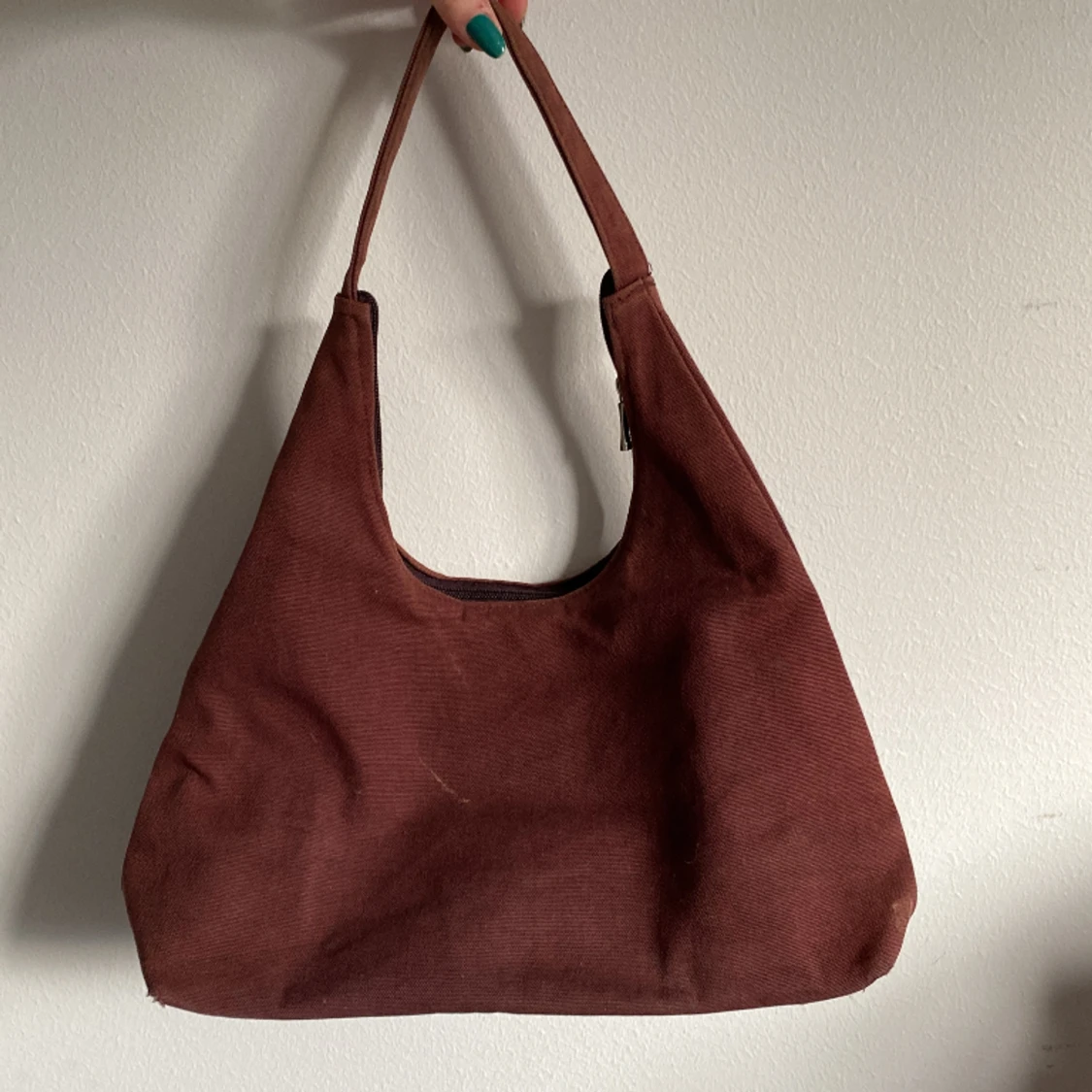 Brun handväska med paljetter och pärlor - 90