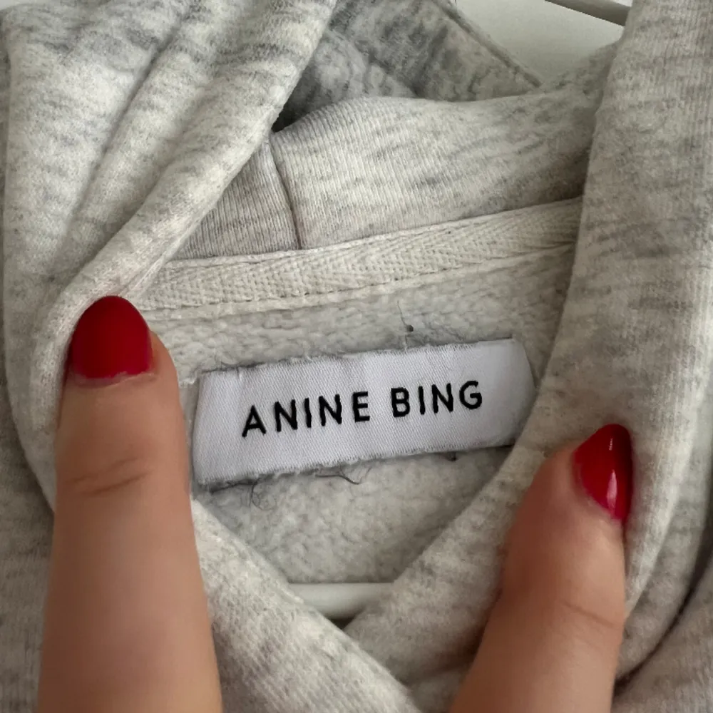 Säljer min Anine Bing hoodie som är en kopia! I fint skick och väldigt bra kvalité 🎀 Perfekt nu till våren! . Hoodies.