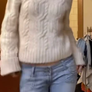 HM stikad tröja  - Super fin och mysig tröja från hm nästan aldrig andvänd,i topp skick.❌Tryck ej på köp nu❌