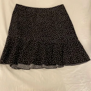 Kjol - En så fin kjol perfekt till sommaren!