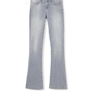 LTB JEANS - Ett par gråa ltb jeans i nyskick då jag aldrig använt dem, dvs inga skador eller slitage. De är lågmidjade, i modellen fallon. Storleken är 24/30💕 Priset kan diskuteras🩷