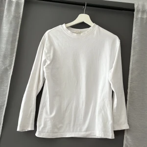 Vit tröja - Vit tröja från Gina Tricot💞