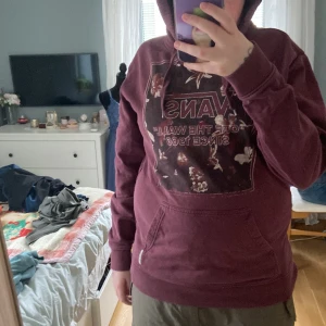 Hoodie  - En fin hoodie men har inga skador men använd