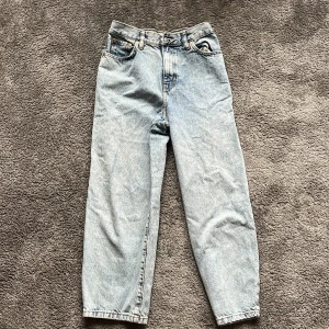 Jeans  - Jättefina Jeans ifrån Mango. Mina gamla favorit jeans. Säljer då dom inte passar mig längre. 