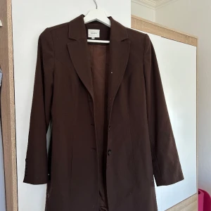 Brun kappa!🤎 - Brun kappa perfekt till våren!