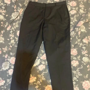 Svarta kostymbyxor  - Fina kostymbyxor som aldrig har kommit till användning💞