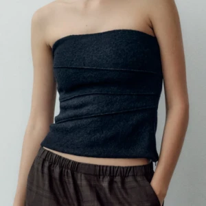 Tubtopp från zara  - Säljer denna topp från zara, den är endast testad!❤️