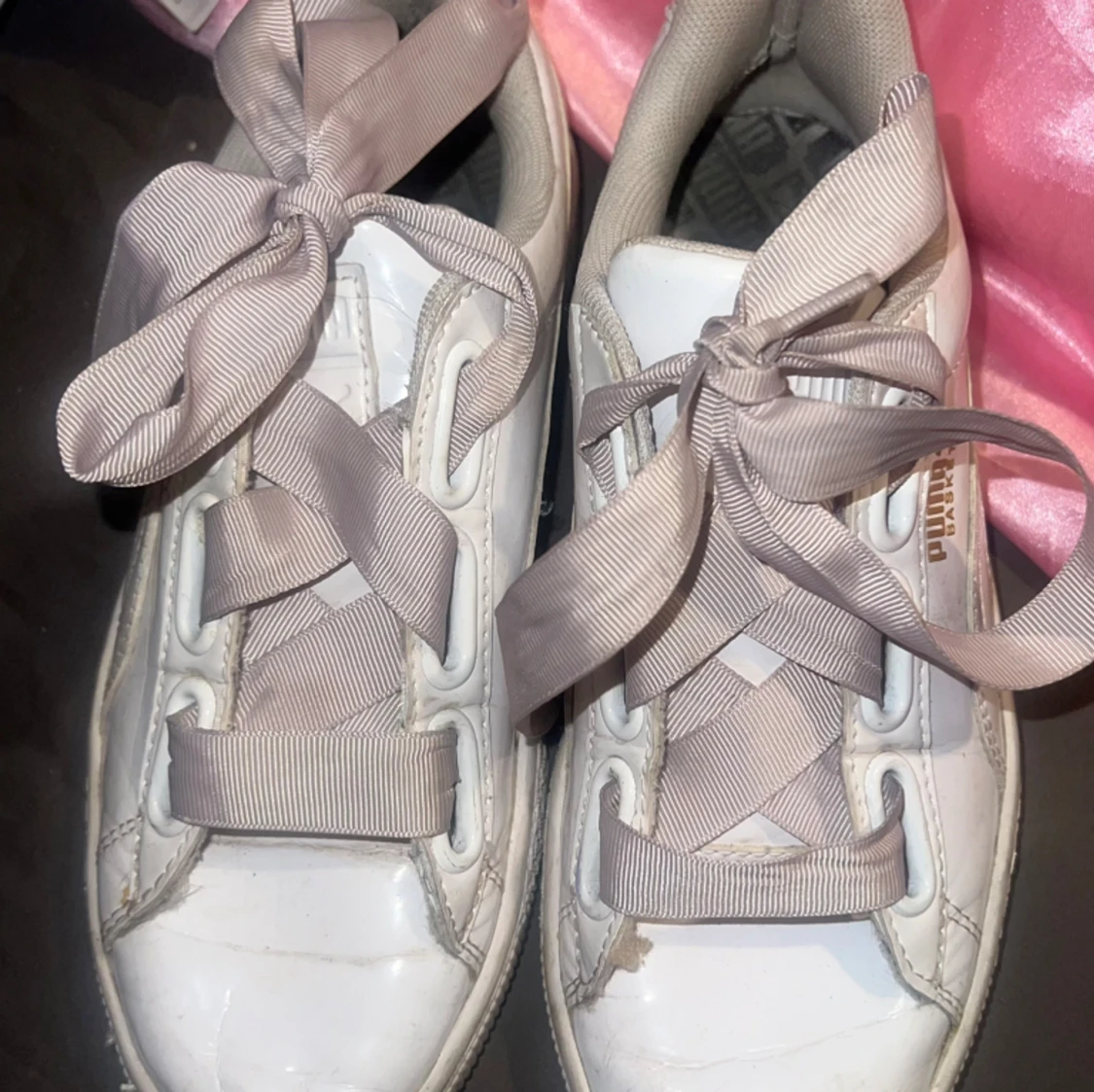 Puma skor vita med rosa band 37 - 90