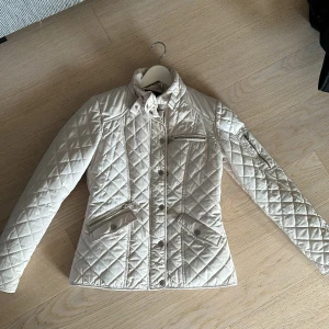 Jacka  - En snygg jacka i fint skick.  