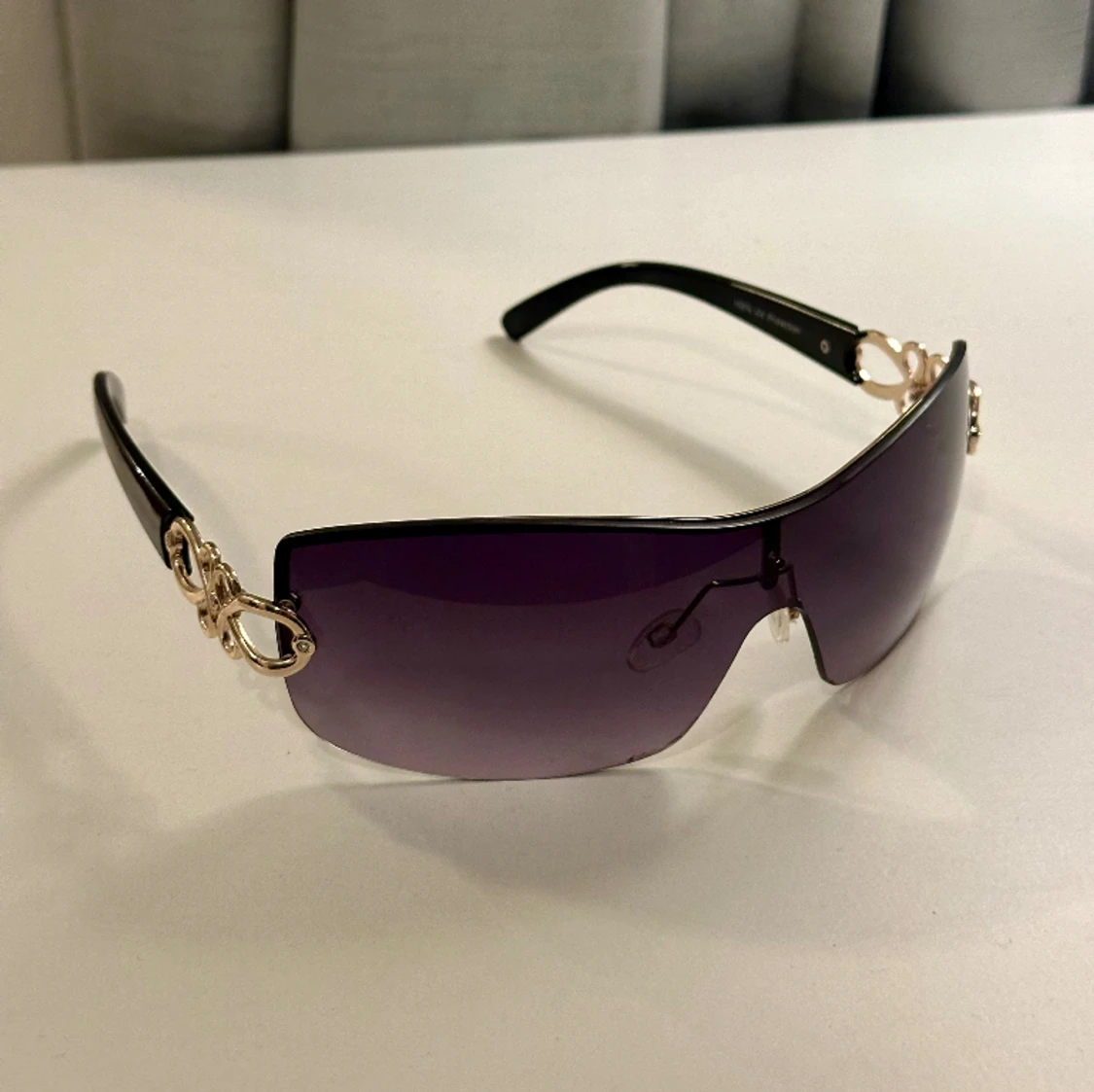 Solglasögon från Nelly