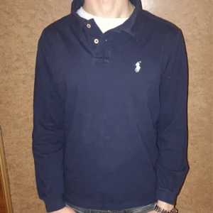 Ralph Lauren pike - Tja, säljer den här riktigt feta långärmade ralph lauren pike. Tröjan sitter som en Small. Kom pm vid intresse eller frågor
