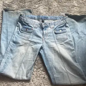 Säljer dessa populära hm jeans då dom är för stora på mig!💓