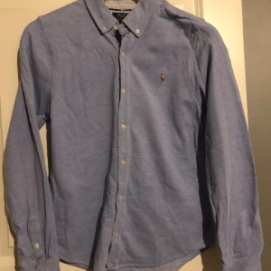 Polo Ralph lauren skjorta - Snygg skjort från Ralph lauren. Storlek 14/16 vilken motsvara ungefär xs herr.