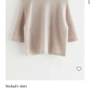 & other Storfors tröja - Skit snygg tröja från & otherstories , tror storleken är S men kan vara M. Är bort rest men kan kolla precis när jag kommer hem. Sitter som S iaf eftersom d är min storlek. 