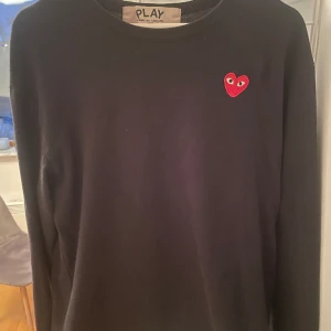 Comme des garcons/CDG långärmad tröja - Storlek xl men sitter som L/M och i bra skick 