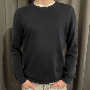 Bläck  - Skit snygga tröja i jätte bra skick i storlek M🤩 Nytt pris 600 Mitt pris 300