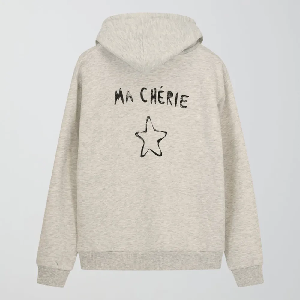 Jag säljer denna super fina Ma chérie hoodien från Gina Young i storlek 146-152 men passar xs-s den är oxå slut såld💘🪩😍. Hoodies.