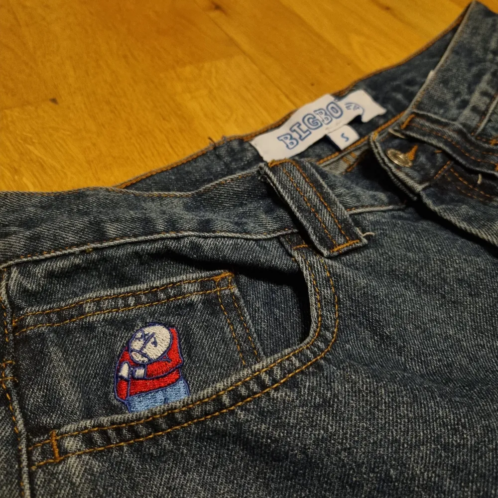 Big boys skit snygga nästan aldrig använda då dom var för stora. De är blåa och i strl: S🤙🏻. Jeans & Byxor.