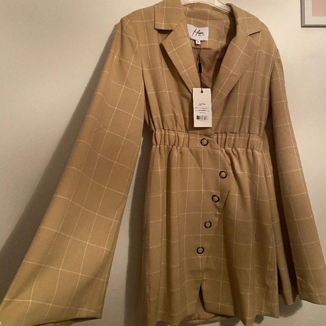 Beige/brun klänning