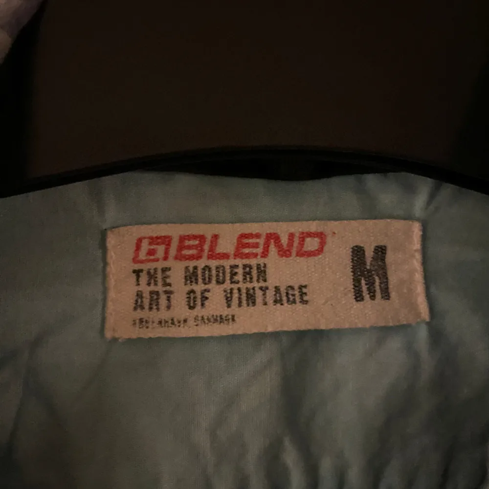 Blå och vitrutig herrskjorta från Blend the modern art of vintage  Strl M 100% bomull . Skjortor.