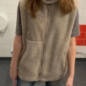 Fleeceväst  - Perfekt till hösten!!