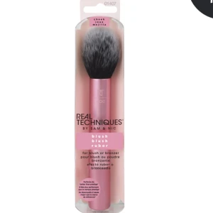 Sminkborste  - provad en gång, tvättad, nyskick. Bra för att använda till blush eller bronzer