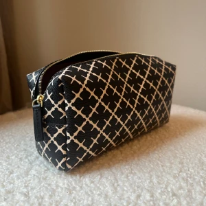 Malene birger nessesär - Snygg nessesär från Malene birger💕 Nessesären har inga tecken på användning💕