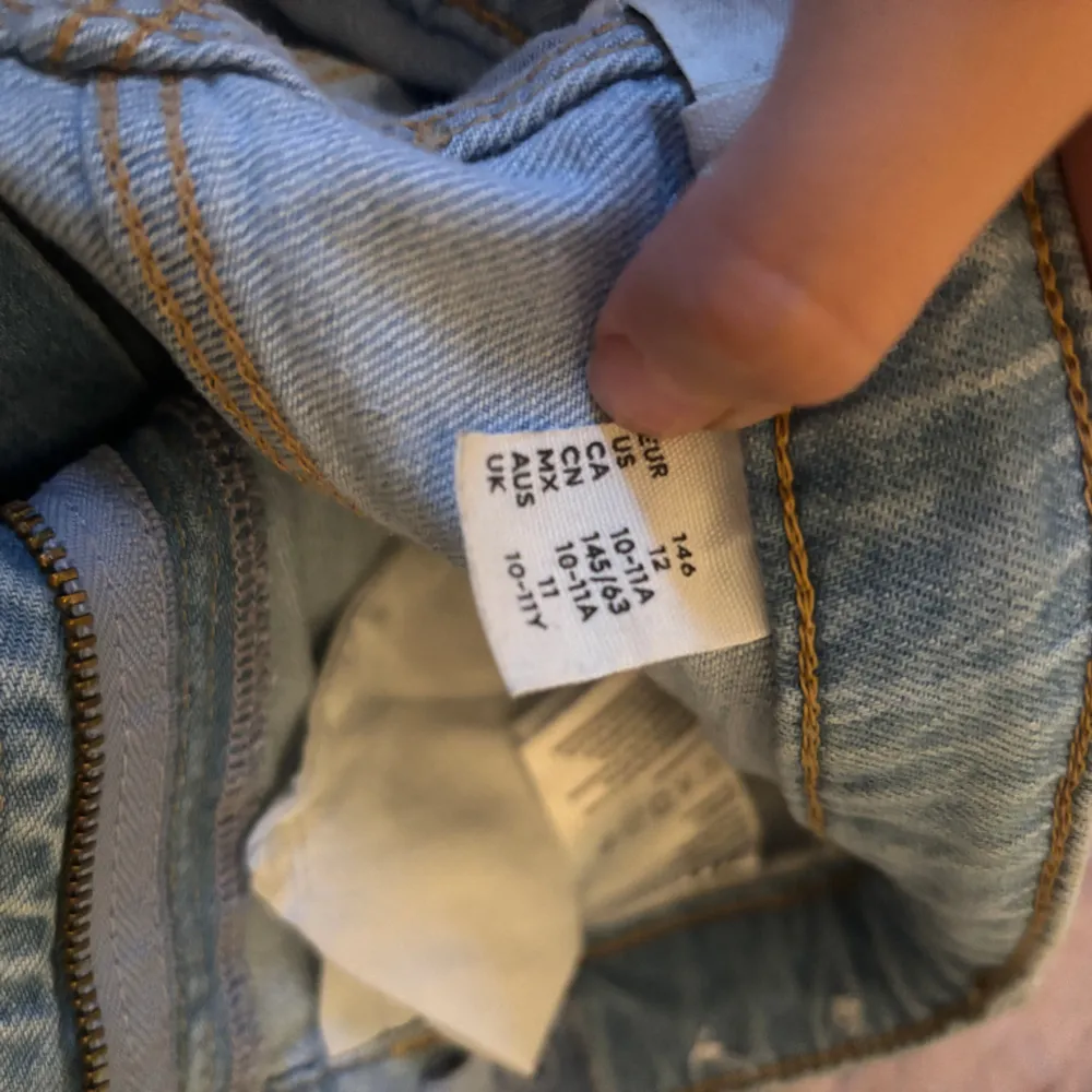 fina jeans kommer inte till användning💕 Dem har inga defekter. Jeans & Byxor.