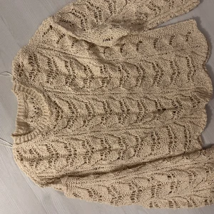 White crochet sweater  - Size: S, fits xs-m Worn 1-2 times, excellent condition  