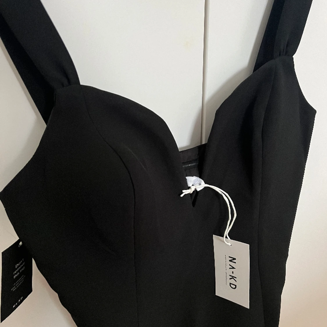 Fodralklänning NA-KD  - 90