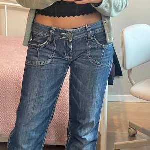 jättesnygga jeans från BSM!!❤️‍🔥🙌 defekter finns nere vid fötterna, skicka pm för bild, annars super skick!