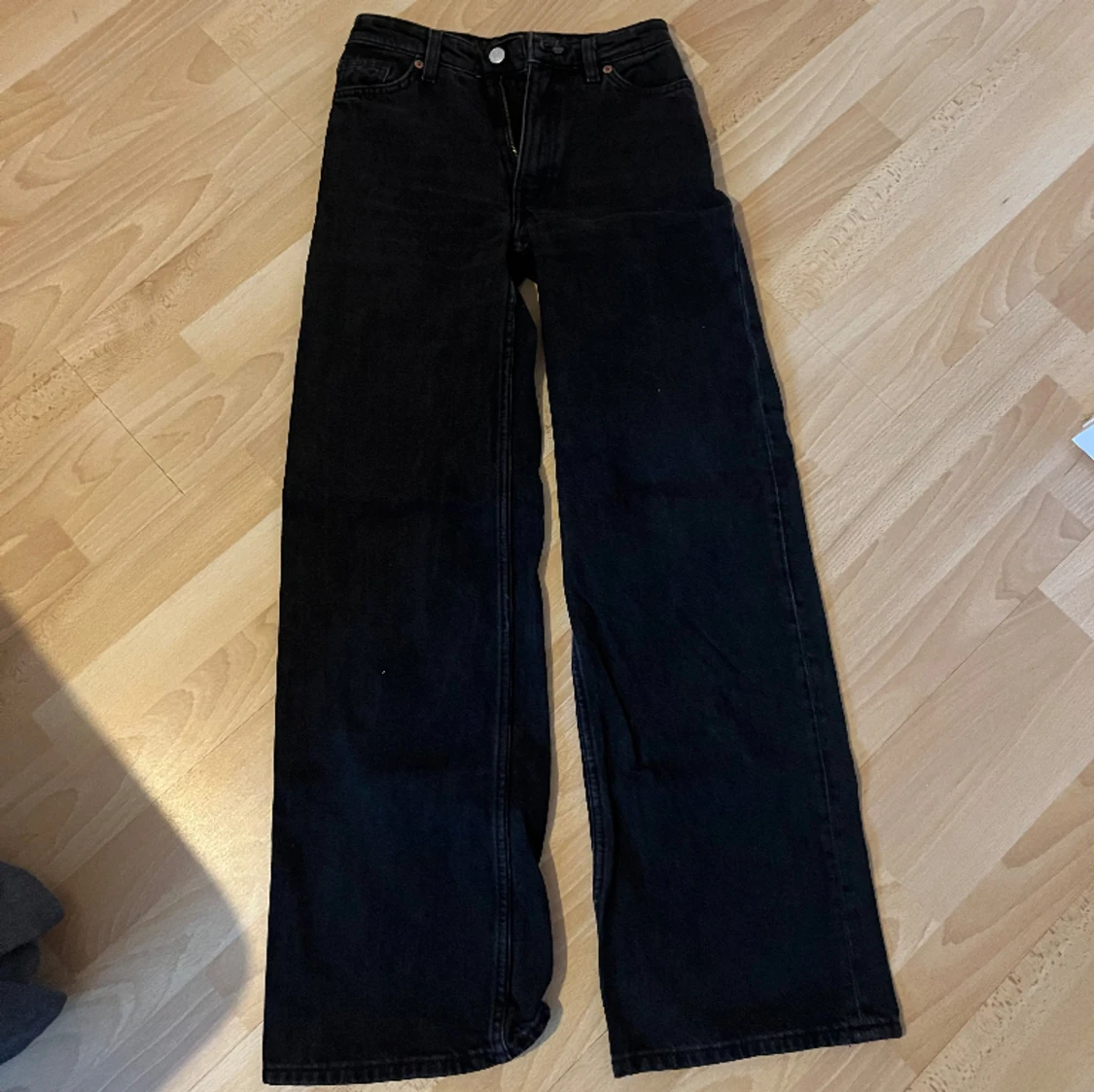 Svarta jeans 