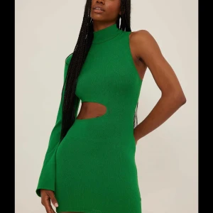 Cool asymmetrisk klänning  - Klänning från NAKD Superfin till sommaren☀️ Strl xs men passar även s. 150 kr + frakt