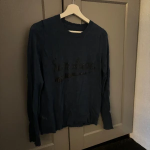 Kashmir Zadig Voltaire  - 100 % Kashmir tröja från Zadig Voltaire. Knappt använd, därav väldigt bra skick! Billigt pris vid snabb affär 