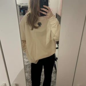 Oversize shirt - En varm o snygg sweatshirt i storlek S