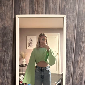 Grön topp - Din topp i nyskick  Storlek:Xs Na-kd