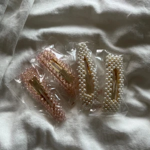 pärl och diamant klämmor - så söta klämmor i rosa och vit, med guld metall 💓