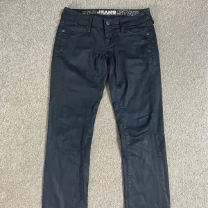 Lågmidjade jeans big star - Snygga lågmidjade jeans från big star jeans.  Pris kan diskuteras  Bilderna är lånade, för föer bilder kom privat
