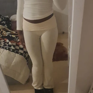 Lågmidjade byxor  - Hej jag säljer mina Lågmidjade byxor fö jag vill köpa några andra riktig bra och fina hör av er om ni har frågor 💓