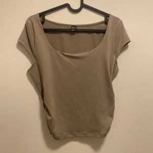 Superfin topp - Superfin topp som tyvärr inte kommit till användning, säljer även i flera färger❤️ Är i storlek L men jag skulle säga att dom är en S/L