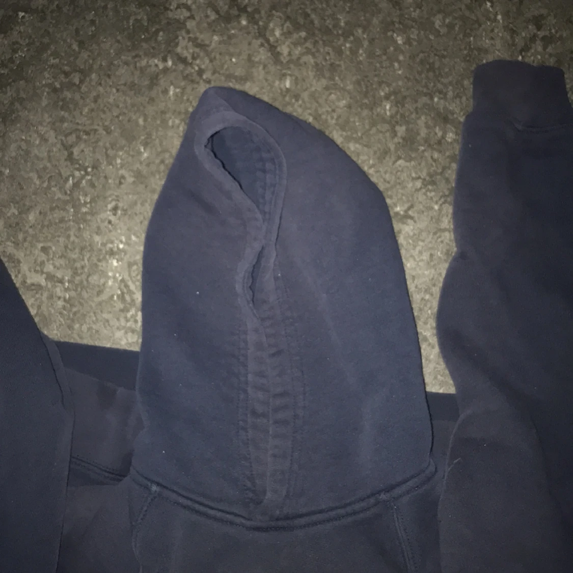 Mörkblå hoodie  - 90