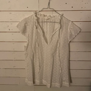 Söt topp  - Söt topp från hm , bra skick ⭐️