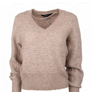Stickad tröja från Vero Moda  - Superfin v-ringad stickad tröja från Vero Moda💕💕