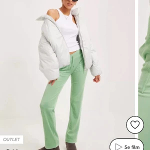 Juicy - Säljer dessa otroligt fina byxorna pga att dom inte används, alla är i bra skick, dom tvättas såklart innan vi skickar dom! Jag föredrar att mötas upp och byta så jag är 100% säker på att få pengarna och du är 100% att få din vara! 