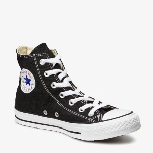 Converse skor - Säljer dessa converse skorna då dem blivit för små för mig. Dem är Använda men ser fina ut. Kom privat för fler bilder. 