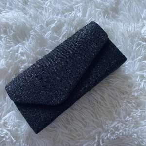 Kuvertväska  - Helt ny! Säljer då jag har hittat en annan☺️