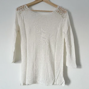 Topp - Bra skick. Storlek S. Köp gärna via KÖP NU.