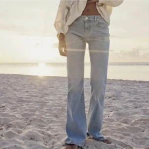 Zara jeans - Säljer dessa slutsålda jeansen från Zara, aldrig används då dom va för små så lappen kvar! 