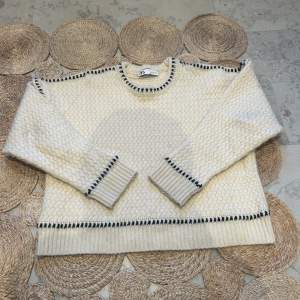 En fin tröja från zara i storlek s. Bara använt ett fåtal gånger, inga defekter!